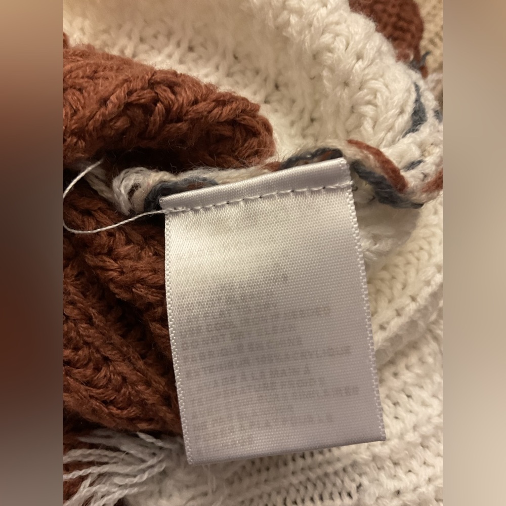 Colorblock Distressed Sweater - Picture 5 of 5
